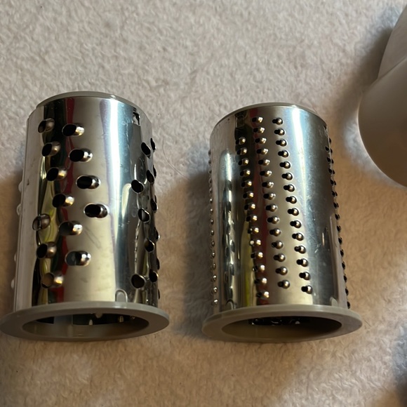 Vintage Pampered Chef Deluxe Cheese Grater - Picture 4 of 6